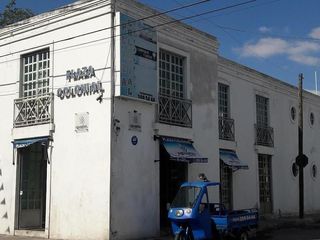 Plaza de 8 locales comerciales en venta en el Centro de Mérida