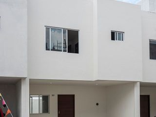 Casa en venta en coto con alberca en Nuevo México, Zapopan, para inversión