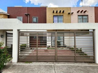 Casa en renta Amueblada en Toluca, Fracc. Villa Toscana Aeropuerto de Toluca femexfut Parque Toluca