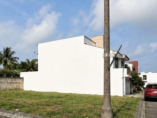 LOMAS RESIDENCIAl, Terreno en VENTA en ESQUINA de 317 m2
