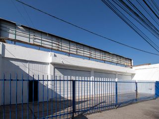 Ubicación comercial estratégica sobre Bernardo Quintana en Venta y Renta