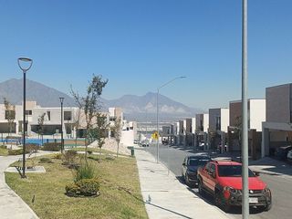 CASA EN VENTA EN DOMINIO CUMBRES