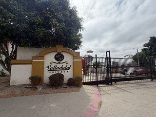 RENTA DE CASA SEMIAMUEBLADA.  PRIVADA VALLADOLID STA FE