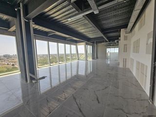 Renta para consultorio en The sky, con vista — piso 18 (53 m²)