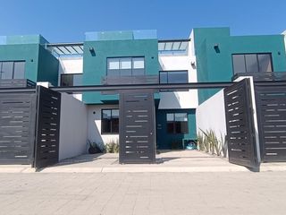Casas en venta régimen propiedad privada, 3 recamaras, 3 baños completos, a 5 min. de UVM y Tec Milenium, salidas rápidas a Toluca, Metec, CDMX