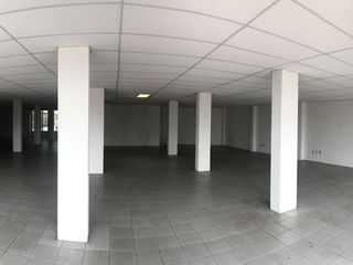 Renta de espacio para oficinas o negocio, puede ser un Gimnasio  - (3)
