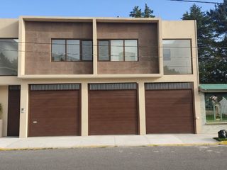 Casa Nueva en venta en San Carlos Metepec Mex  con vista al fairway golf  privada  con vigilancia