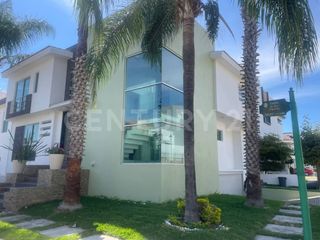 Casa en Renta En Jardin Real, Zapopan.