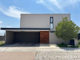CASA EN VENTA EN LOMAS CAMPANARIO NORTE