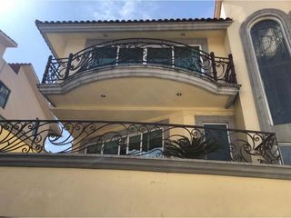 Casa en venta en Bosques de las Lomas, Cuajimalpa de Morelos, Ciudad de México