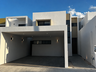Casa en RENTA en FLORESTA de 3 RECÁMARAS en MÉRIDA