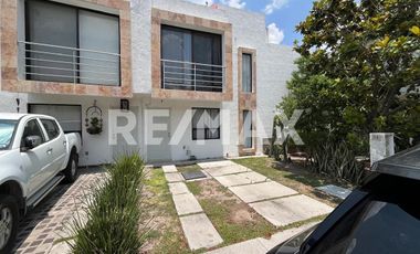 VENTA CASA EN CONDOMINIO CEDROS DE SONTERRA