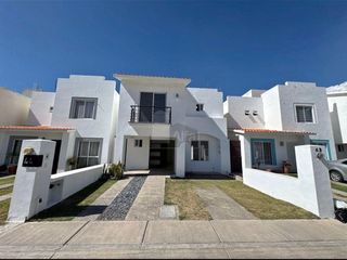 Casa en Venta Av La Querencia