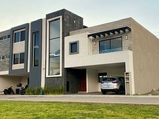 HERMOSA CASA CERCA UDLAP EN FRACC.NOBEL