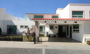 Venta de Casa en Metepec, esta casa se encuentra cerca de Colegio Aristos, UVM, Instituto Baluarte.