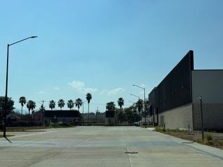 VENTA o RENTA de Nave Industrial