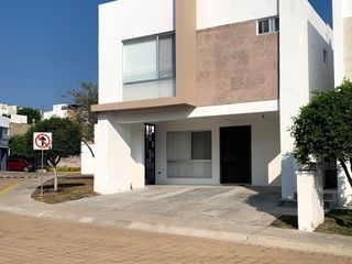 Casa en Renta Condominio Provenza, Cumbres del Lago, Juriquilla, Qro.