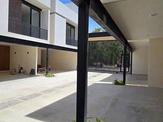 VILLA AMPLIA EN TEMOZON CON ROOFTOP, MERIDA, YUCATÁN.