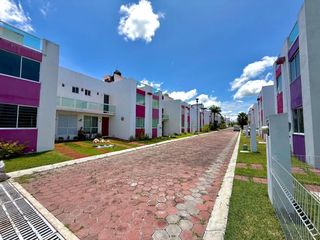 CASA CON JARDÍN PROPIO