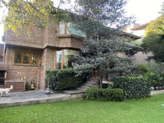 ESTUPENDA CASA  EN  LA LOMA SANTA FE EN RENTA.