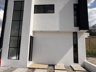 Casa en renta EL MAYORAZGO a 10 minutos de la Anáhuac Zibata