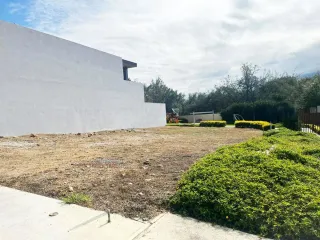 Terreno en venta en Fraccionamiento Catujanes, Monterrey, Nuevo León