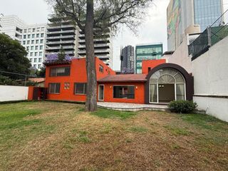 RESIDENCIA CON ESPECTACULAR JARDIN EN SAN ANGEL