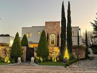 CASA SHANTI - VIVE EN ARMONÍA ENTRE NATURALEZA Y DISEÑO