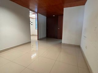 Oficina / Bodega en Calzada del Valle | 47 m² | Servicios Incluidos