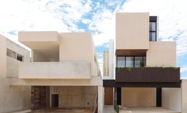 EN VENTA CASA EN TEMOZÓN NORTE
