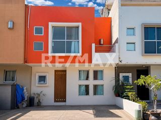 CASA EN RENTA EN EL LAGO, FRENTE A CETYS UNIVERSIDAD, TIJUANA