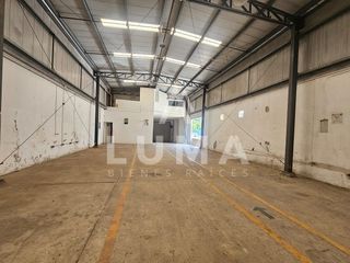 Venta/Renta  de Bodega con oficinas en Col. Pallas