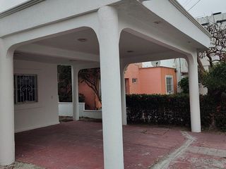 CASA EN VENTA EN RESIDENCIAL DEL LAGO, CIUDAD DEL CARMEN, CAMPECHE