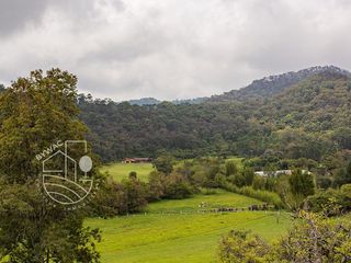 Terreno en venta en valle de Bravo  muy cerca del club Izar