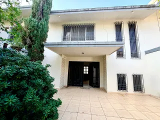 Amplia Casa a Remodelar en Del Paseo Residencial