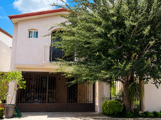 CASA en renta en Cerradas de Anahuac Sector Premier