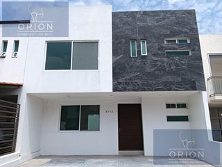 Casa venta amplios espacios cerca el Refugio Marques Queretaro