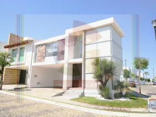 Casa en renta en Lomas de Angelópolis, San Andrés Cholula, Puebla