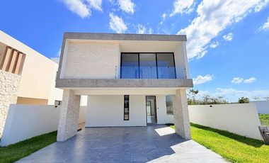 Casa en Venta en Temozón Norte Merida Privada Soluna