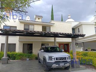 CASA EN RENTA EN JARDINES DEL CAMPESTRE