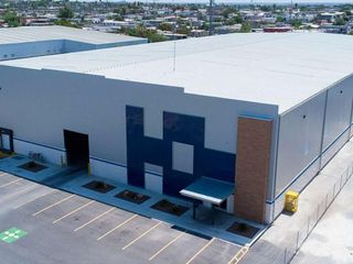 Bodega Industrial en Nuevo Laredo, Tam. de 4,600 m2 con área de oficina