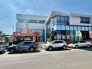 Se renta local de 200 m² en Plaza Victoria, Tijuana
