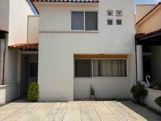 RENTA CASA EN YALTA RESIDENCIAL AL NORTE DE LA CIUDAD GA