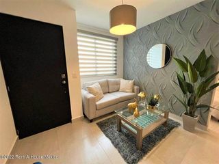 Urban Corridor Departamento en venta con jardín privado en condominio residencial RAH3155