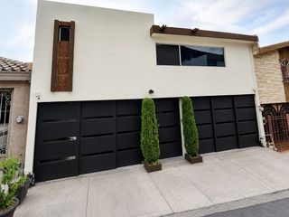 CASA EN RENTA EN CUMBRES 4TO SECTOR CON ALBERCA