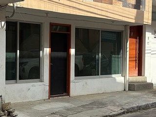 Se renta casa u oficina.. da de calle a otra calle.