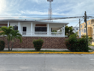 Se renta casa a 10 minutos de la playa