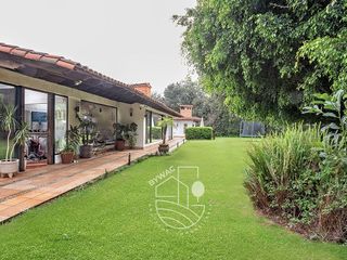 Venta casa en Avándaro con alberca y jardín