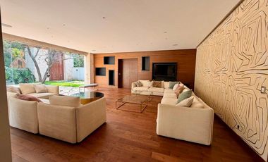 CASA CON JARDÍN EN VENTA EN LOMAS COUNTRY INTERLOMAS