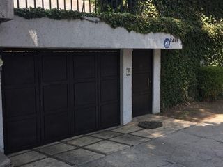 Se vende casa como terreno  en reforma en lomas Chapulteoec para remodelar
